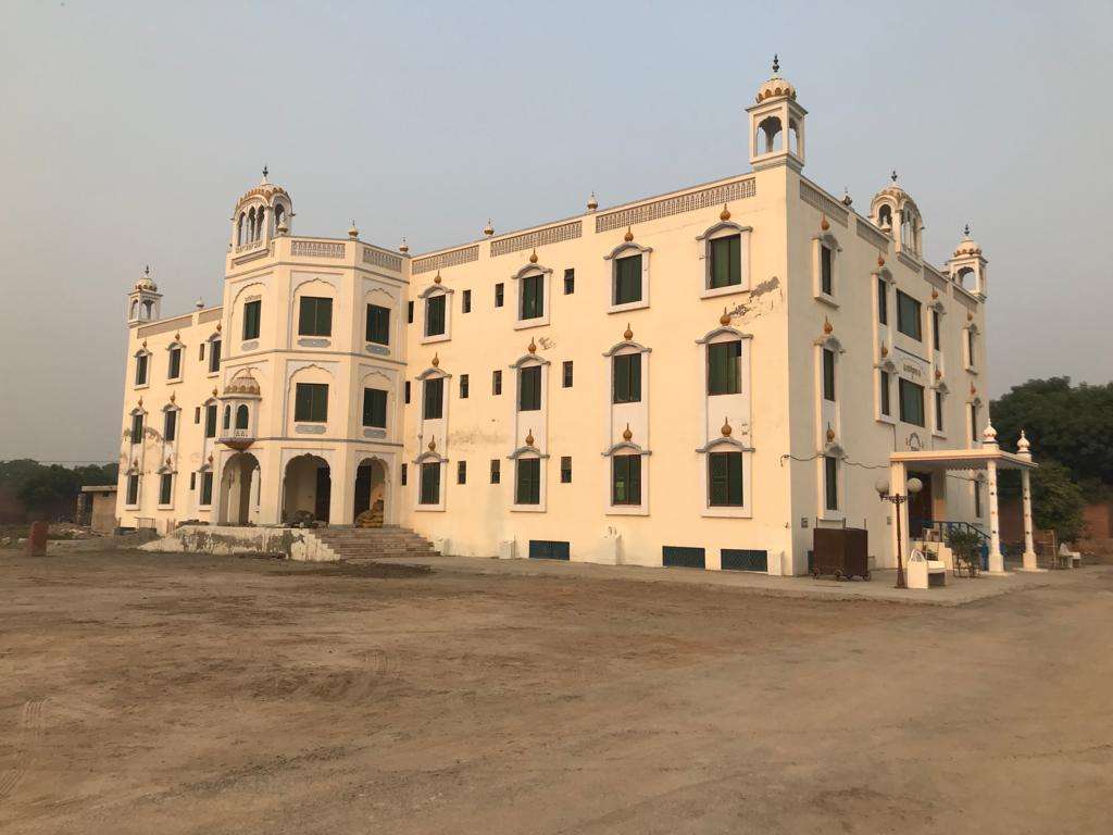 Construction seva at Gurdwara Tambu Sahib